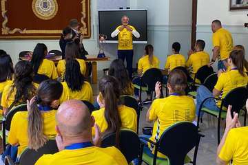 El Rocasa Gran Canaria completa un tour de visitas para celebrar la conquista de la EHF European Cup/TA.